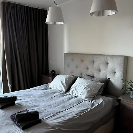 Cozy Center With Desk - Steps To Old Town Ταλίν