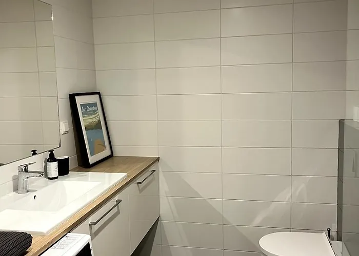 Cozy Center With Desk - Steps To Old Town Ταλίν