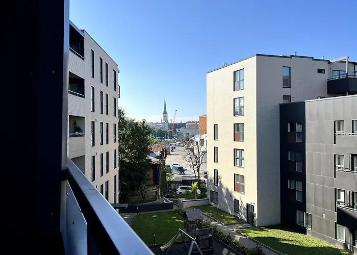 Cozy Center With Desk - Steps To Old Town Appartement Tallinn